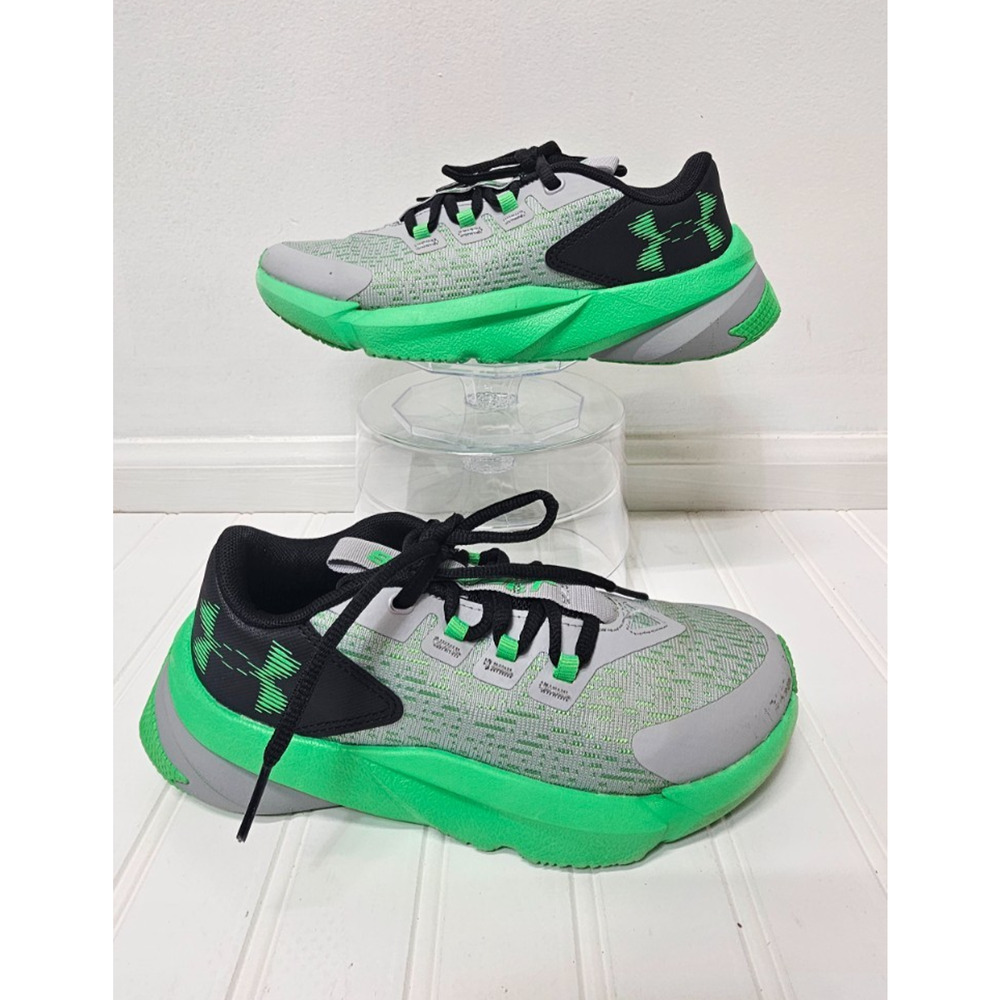 Under Armour SIZE 3.5 Y Green scramjet running shoes boys